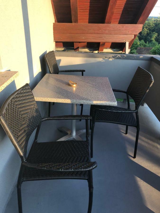 Apartman I Soba Hadela Sveti Martin Na Muri Exterior foto